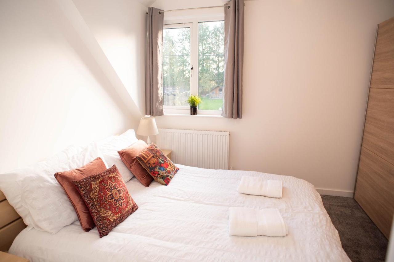 Walnut Flats-F4, 2-Bedroom With Ensuite - Parking, Netflix, Wifi - Close To Oxford, Bicester & Blenheim Palace Kidlington Eksteriør billede