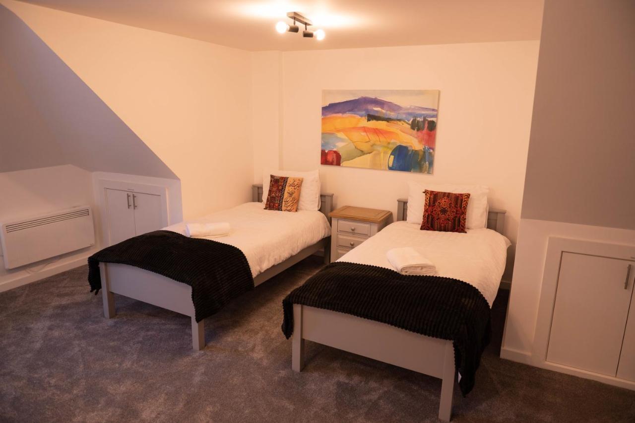 Walnut Flats-F4, 2-Bedroom With Ensuite - Parking, Netflix, Wifi - Close To Oxford, Bicester & Blenheim Palace Kidlington Eksteriør billede