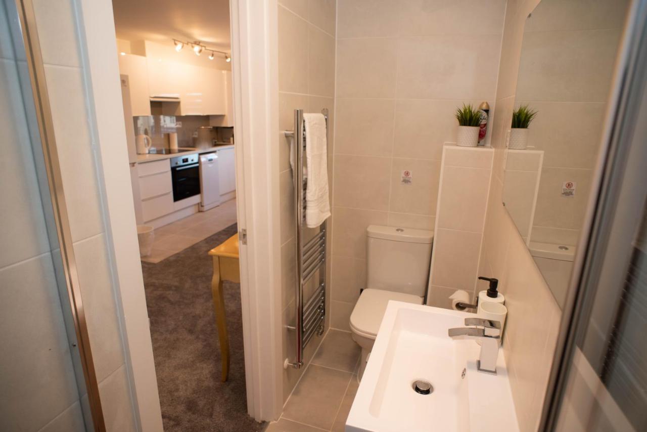 Walnut Flats-F4, 2-Bedroom With Ensuite - Parking, Netflix, Wifi - Close To Oxford, Bicester & Blenheim Palace Kidlington Eksteriør billede