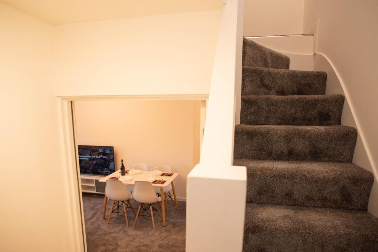 Walnut Flats-F4, 2-Bedroom With Ensuite - Parking, Netflix, Wifi - Close To Oxford, Bicester & Blenheim Palace Kidlington Eksteriør billede
