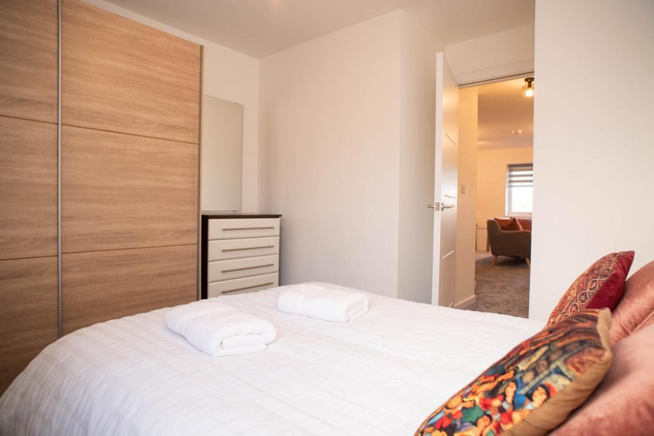 Walnut Flats-F4, 2-Bedroom With Ensuite - Parking, Netflix, Wifi - Close To Oxford, Bicester & Blenheim Palace Kidlington Eksteriør billede