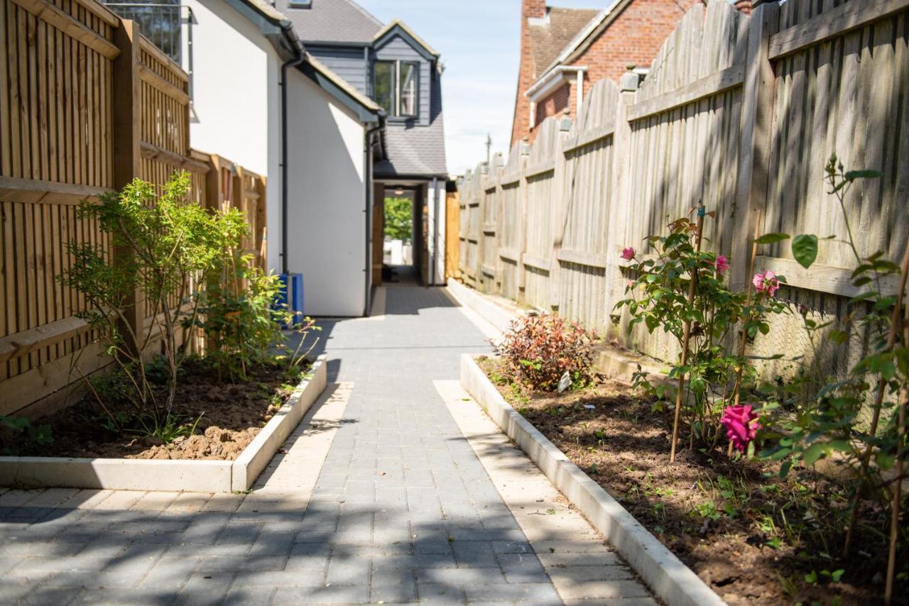 Walnut Flats-F4, 2-Bedroom With Ensuite - Parking, Netflix, Wifi - Close To Oxford, Bicester & Blenheim Palace Kidlington Eksteriør billede
