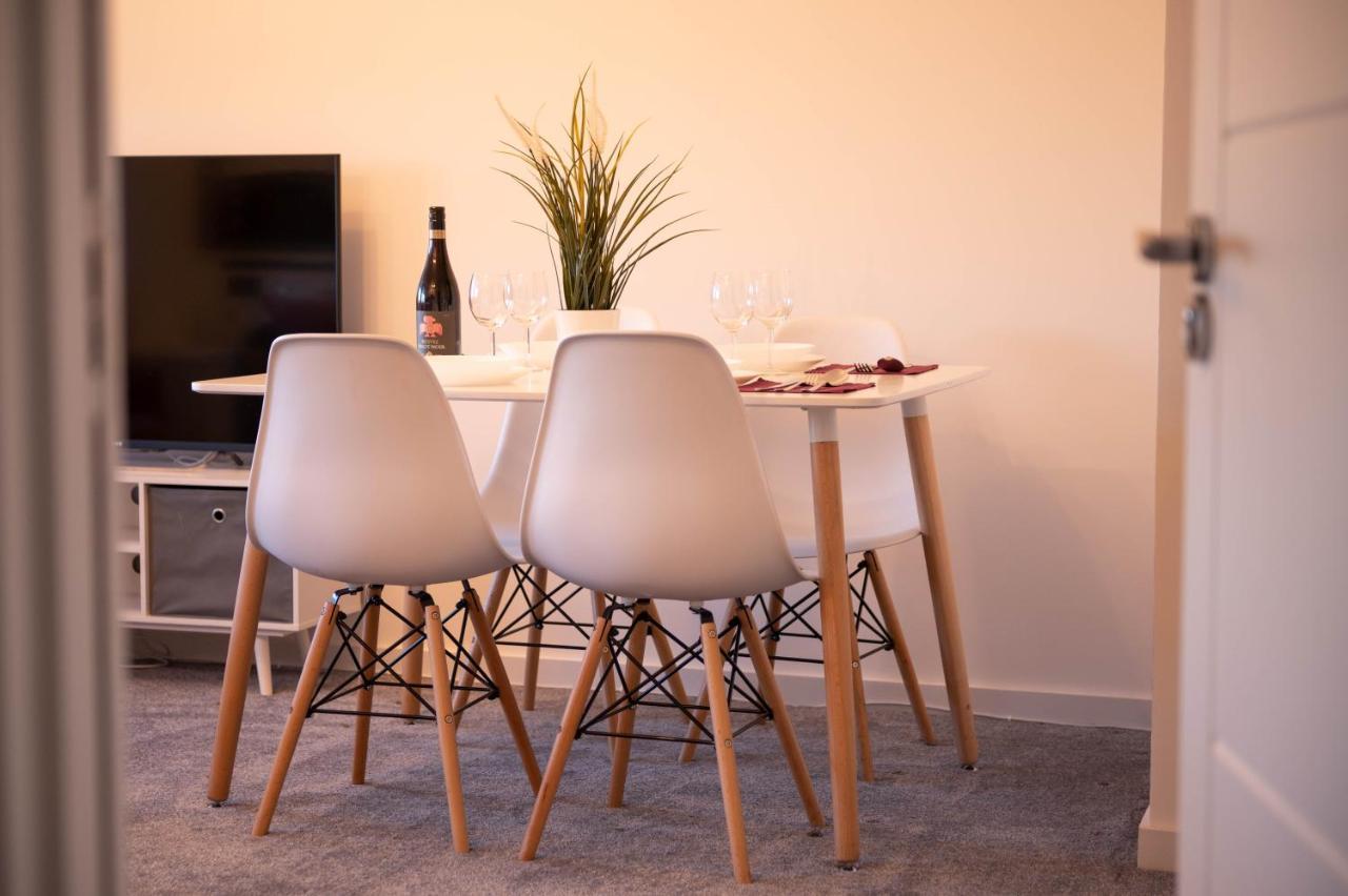 Walnut Flats-F4, 2-Bedroom With Ensuite - Parking, Netflix, Wifi - Close To Oxford, Bicester & Blenheim Palace Kidlington Eksteriør billede
