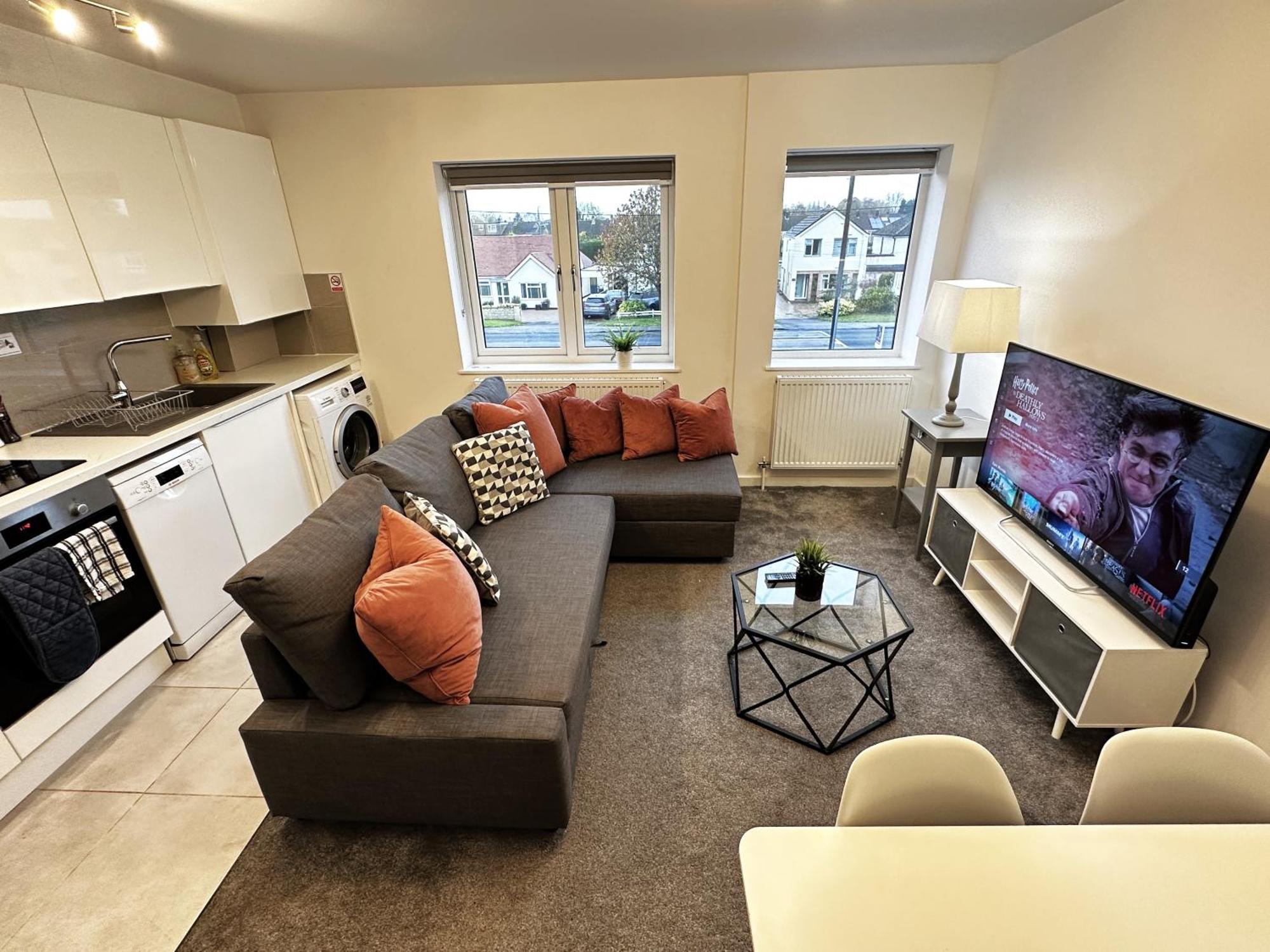 Walnut Flats-F4, 2-Bedroom With Ensuite - Parking, Netflix, Wifi - Close To Oxford, Bicester & Blenheim Palace Kidlington Eksteriør billede